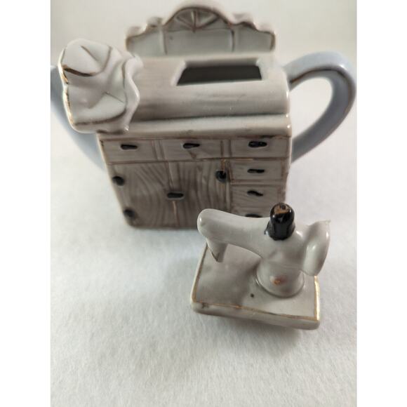 China Porcelain Decor Sewing Trinket Box Teapot.Size 4" X6" X 2.5"Beige/Blue - Picture 8 of 8